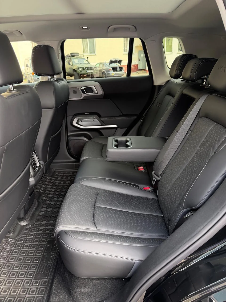 Rear seats of BYD Leopard