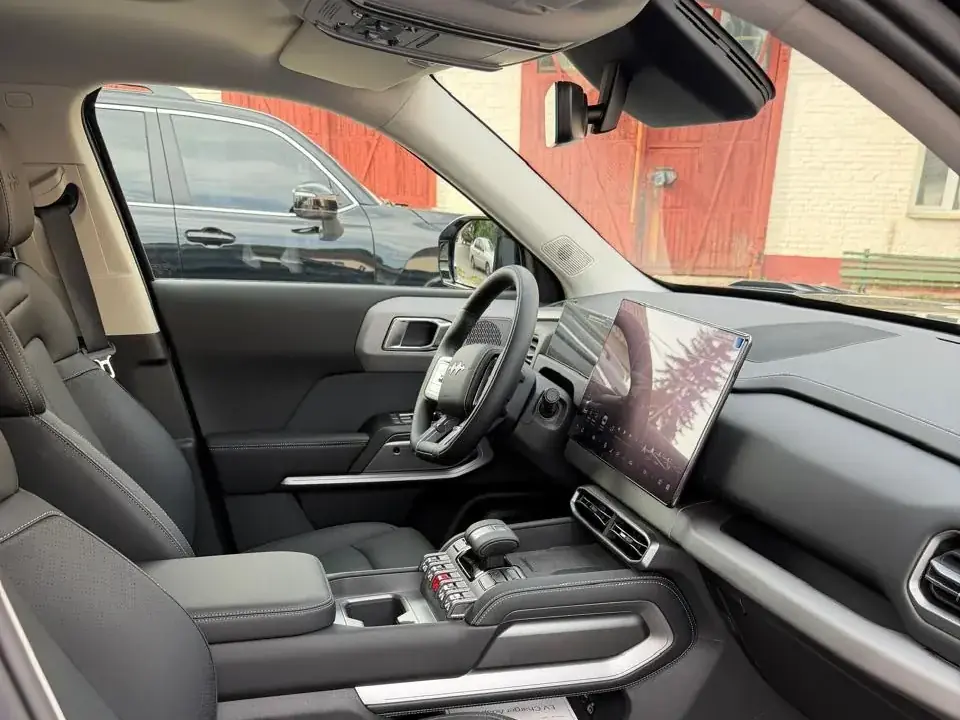 Interior of BYD Leopard front view